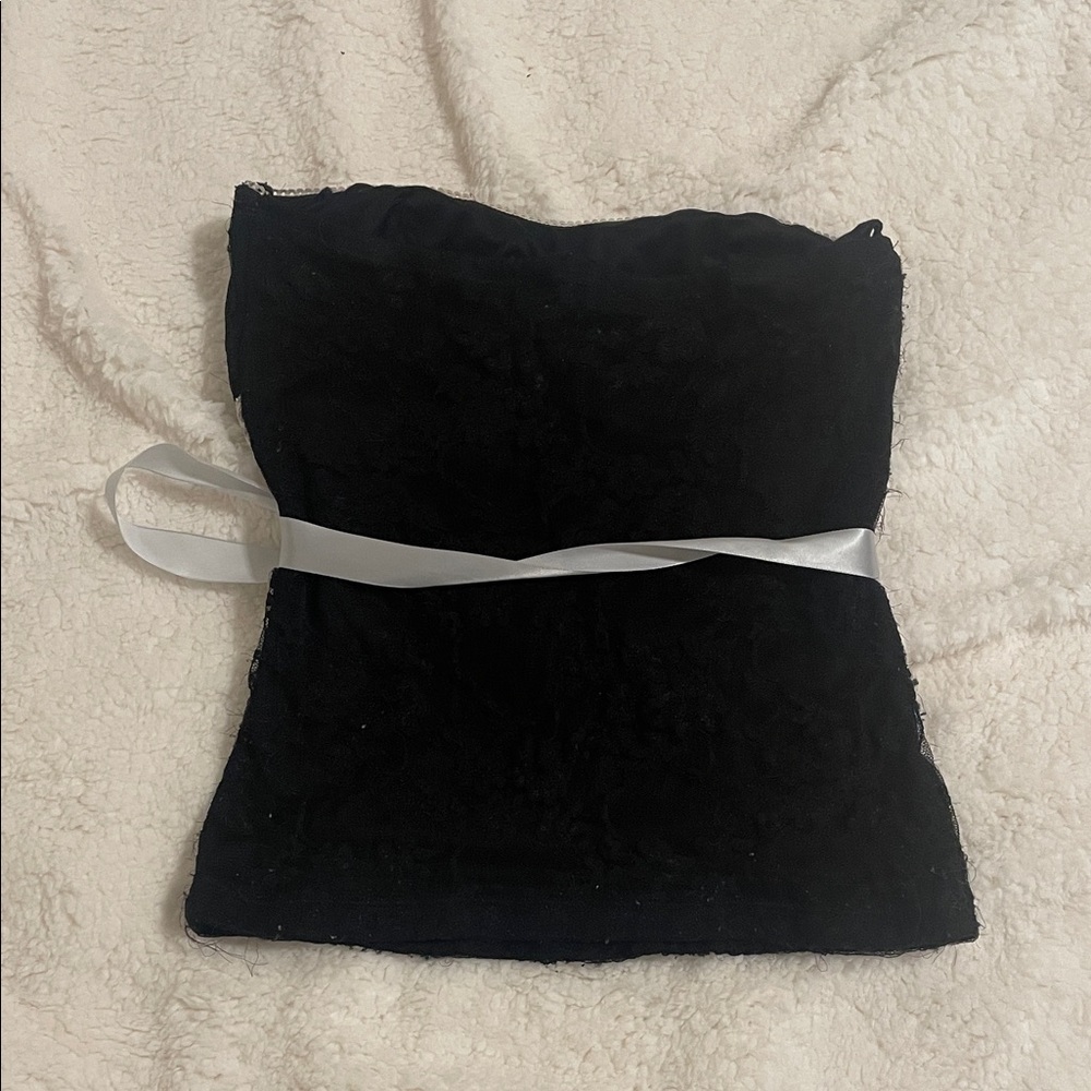 Body Central Black with White Lace Corset Y2K Going Out Top - Picture 8 of 9